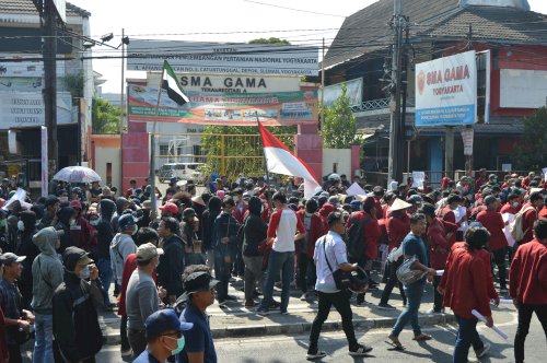 Demonstran Gejayan Memanggil Jilid 2 memadati Jl. Gejayan (kini Affandi)